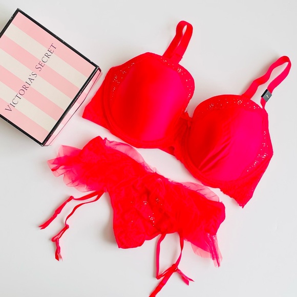40DD LARGE Victoria’s Secret red studded bra set - Picture 1 of 8